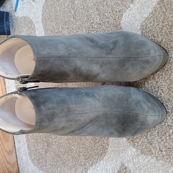 Boston Proper Khaki Green platform heels - Picture 3 of 11